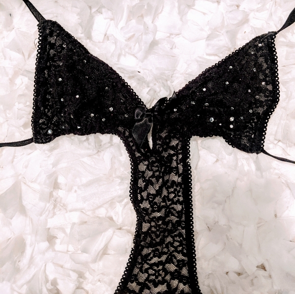 Victoria's Secret Lace Lingerie - Picture 3 of 5